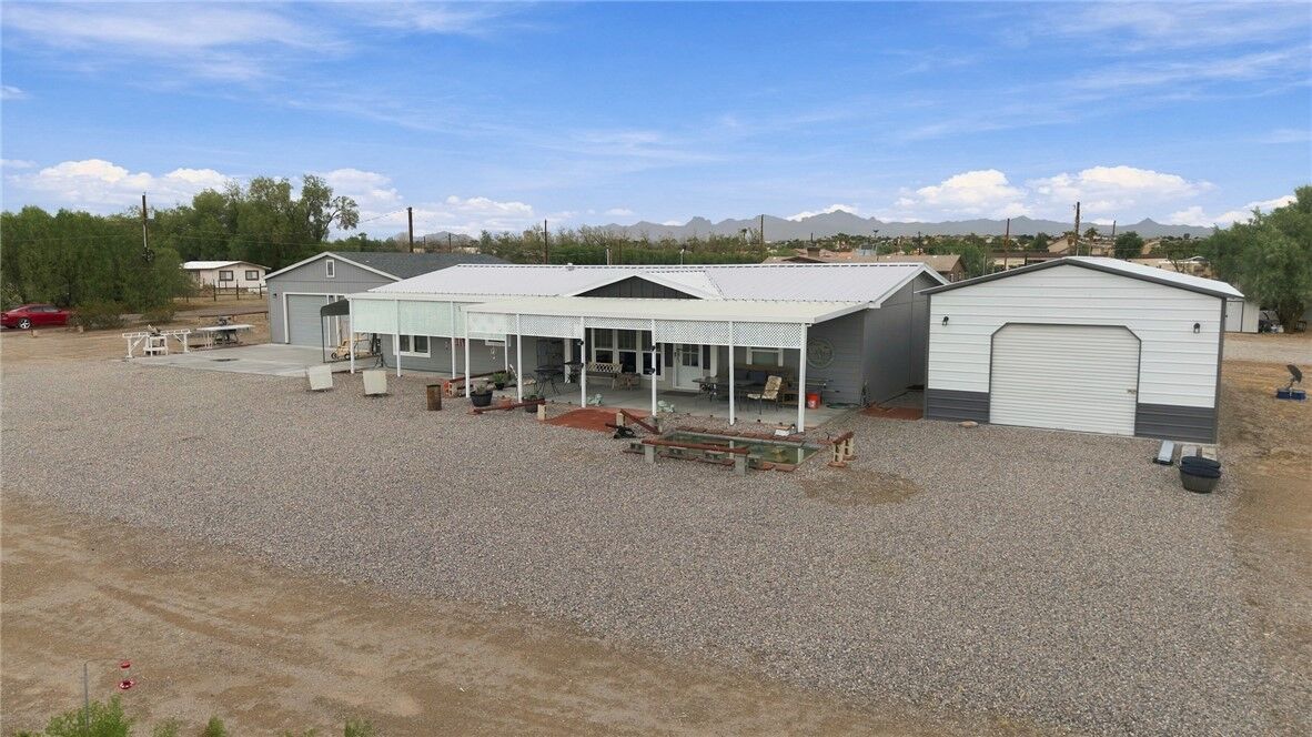 Property Photo: 1732 E Hammer Lane AZ 86426