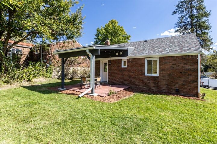 Property Photo: 1017 Girard Rd PA 15227
