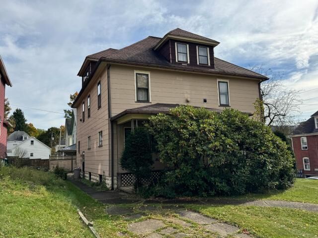 Property Photo:  202 Central Avenue  PA 16365 