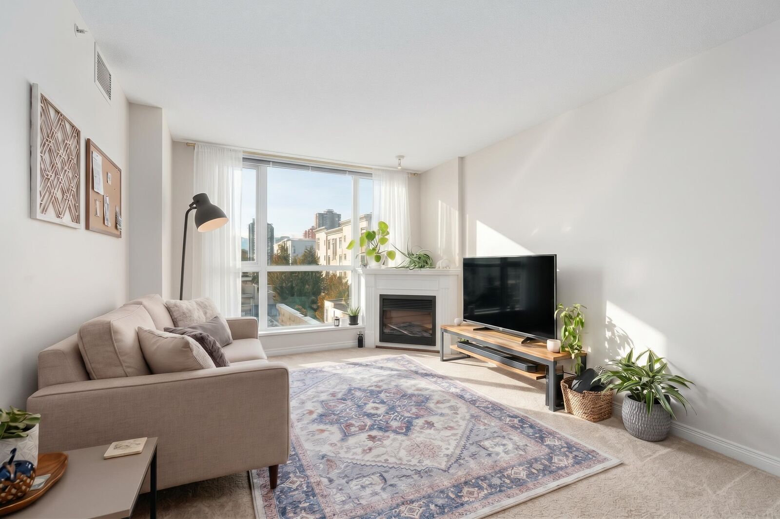 Property Photo:  188 E Esplanade 607  BC V7L 4Y1 