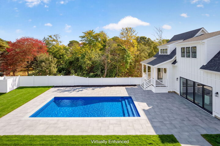 Property Photo:  10 Notre Dame Avenue  MA 02646 