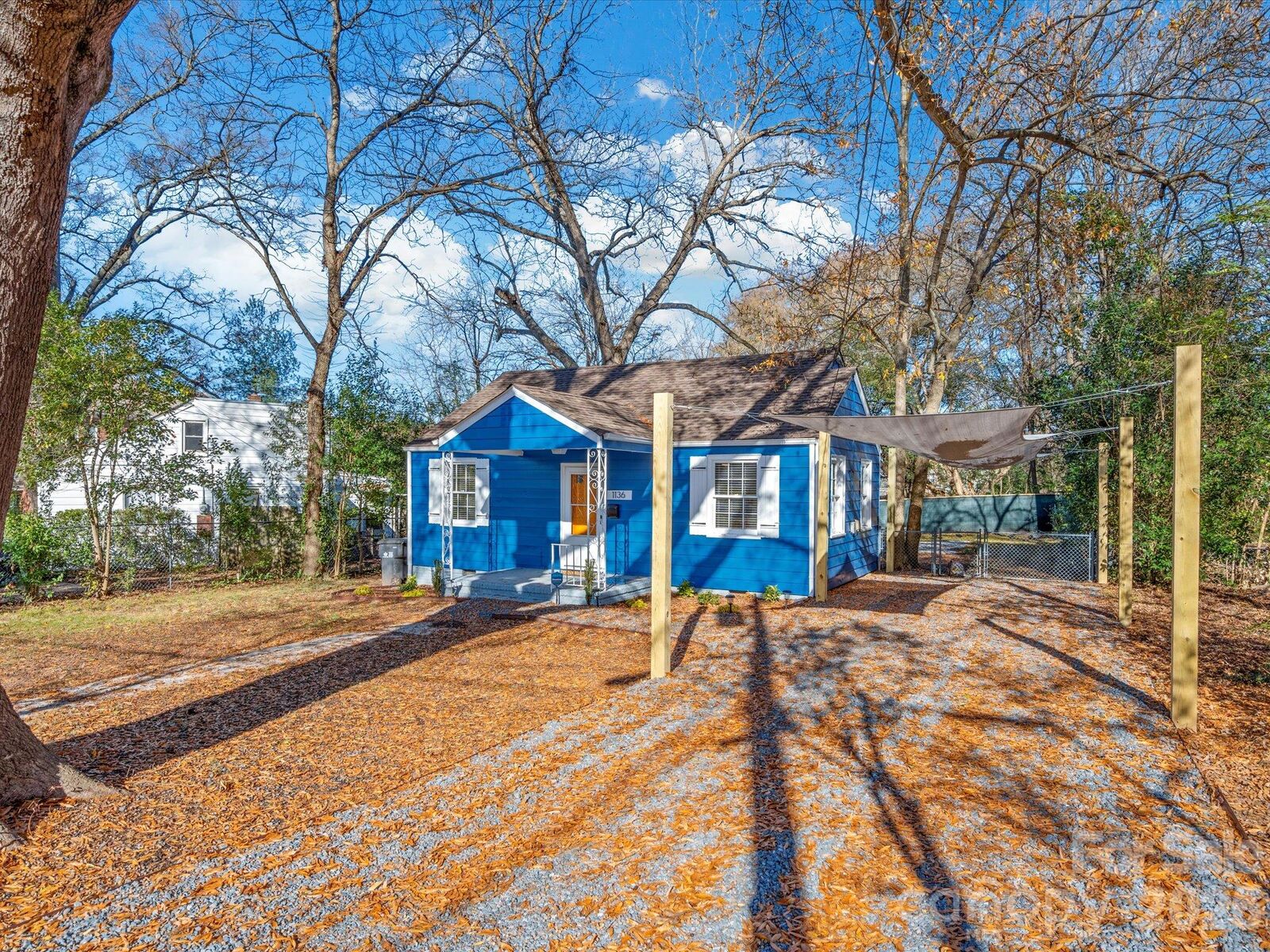 Property Photo: 1136 Mona Drive NC 28206