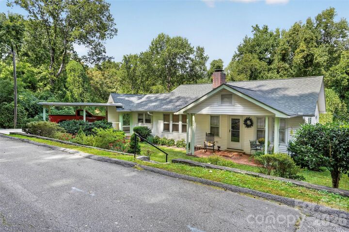 Property Photo:  409 Lockhart Road  NC 28782 