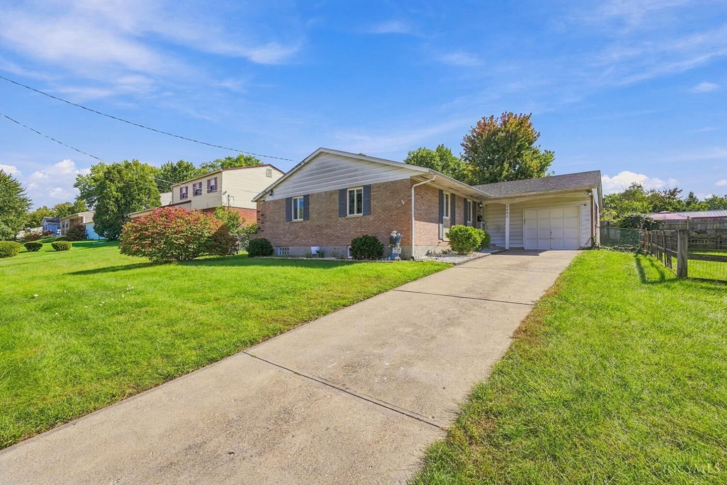 Property Photo: 2495 Fulbourne Drive OH 45231