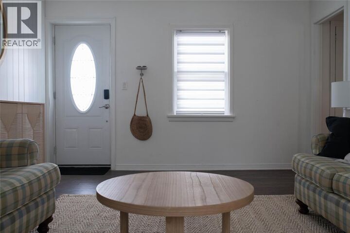 Photo de la propriété:  7424 Lakeshore Road  ON N0N 1J3 