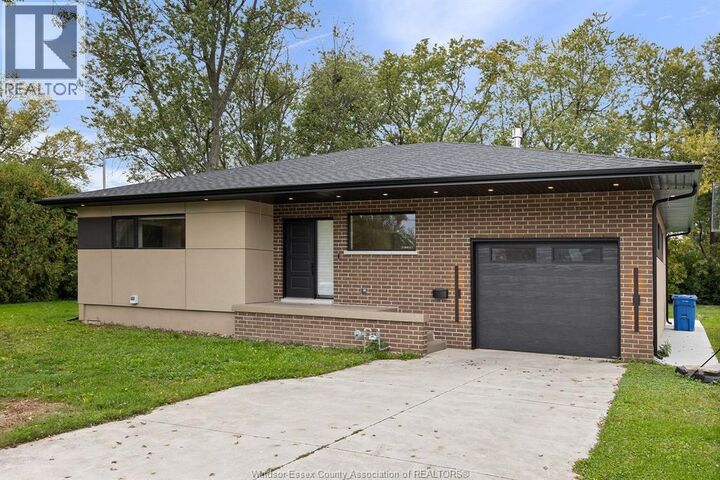 Property Photo:  4015 Roseland Drive East  ON N9G 1Y5 