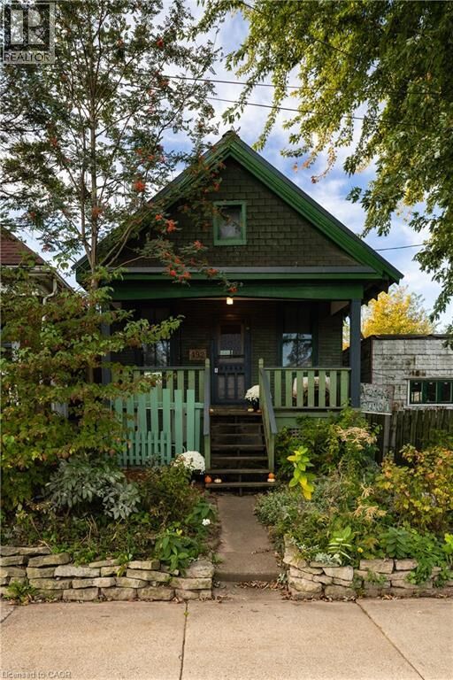 Property Photo:  192 Grenfell Street  ON L8H 3J4 