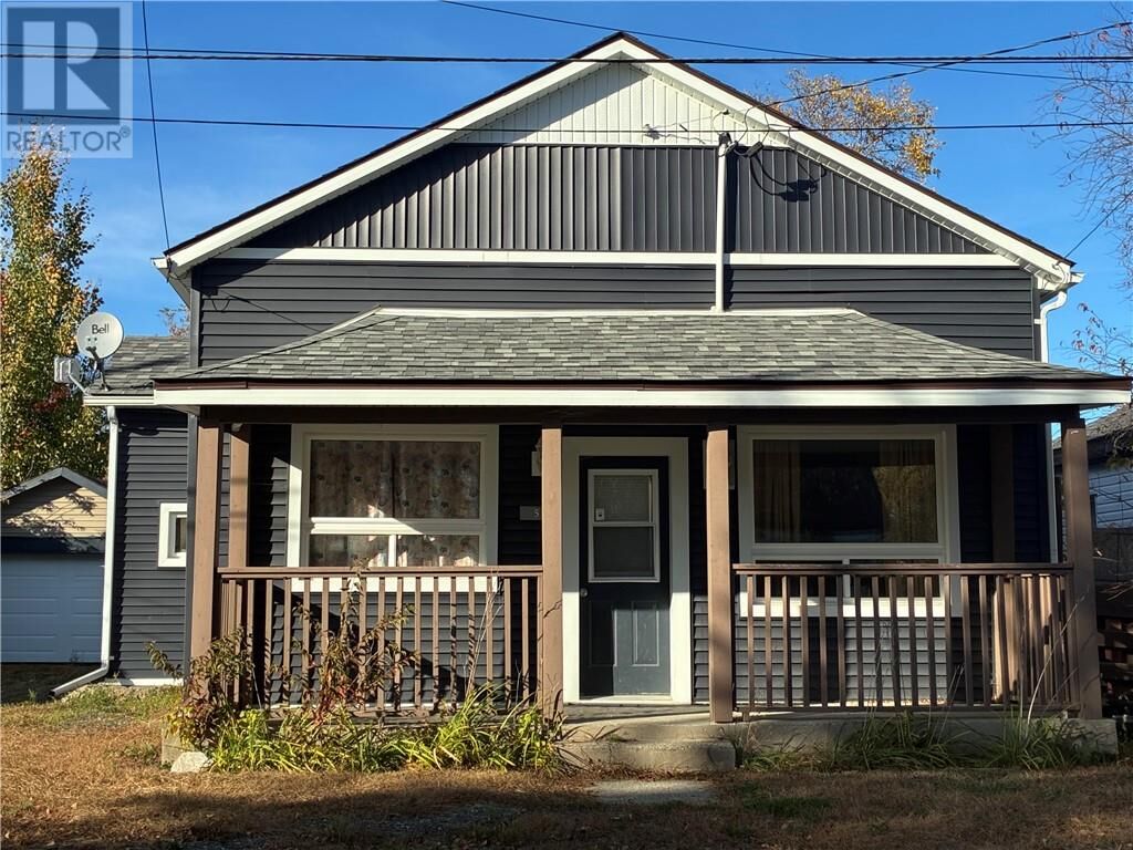 Property Photo:  514 John Street  ON P5E 1L3 