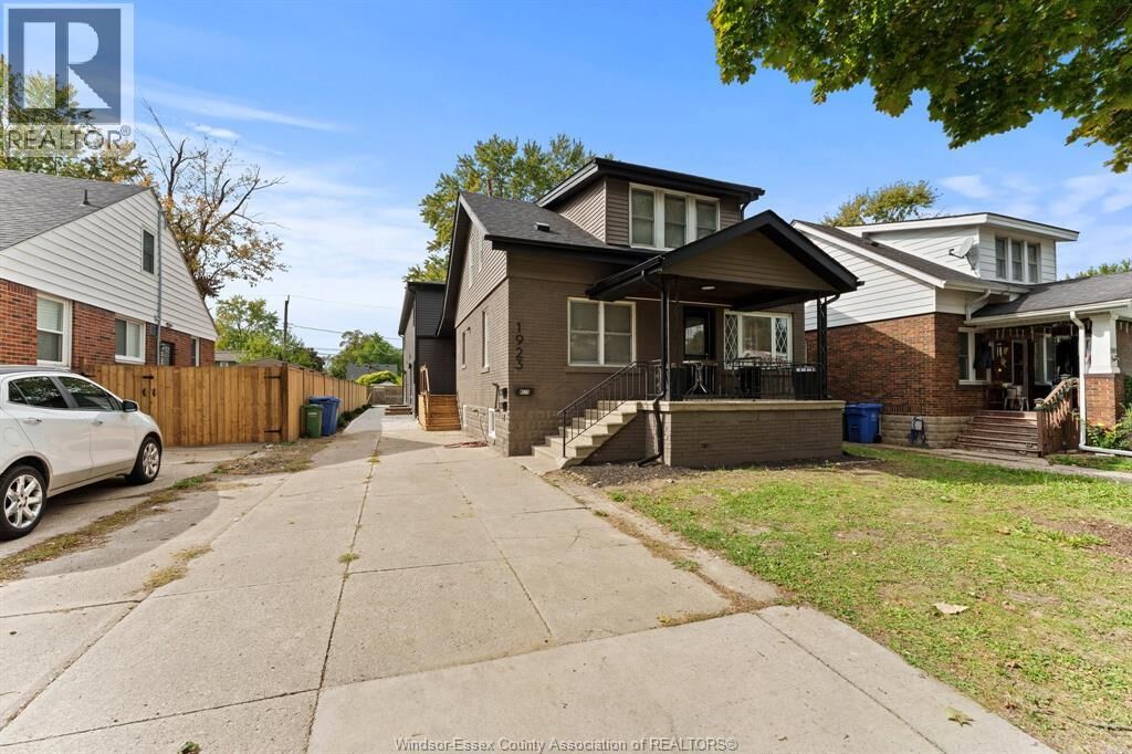 Property Photo:  1923 George Avenue 3  ON N8W 4M2 