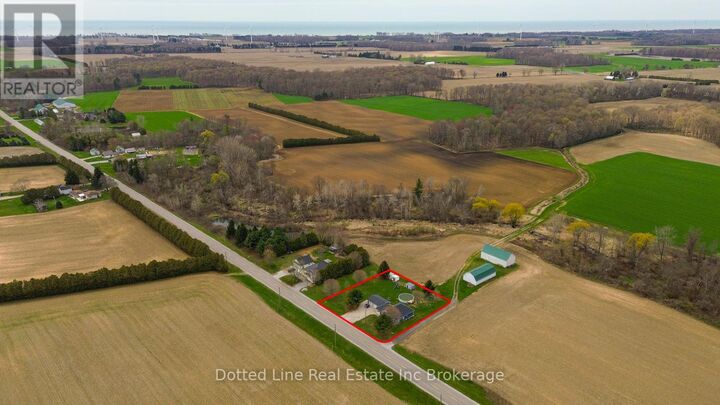 Property Photo:  573 Norfolk County Rd 28 Road West  ON N0E 1G0 
