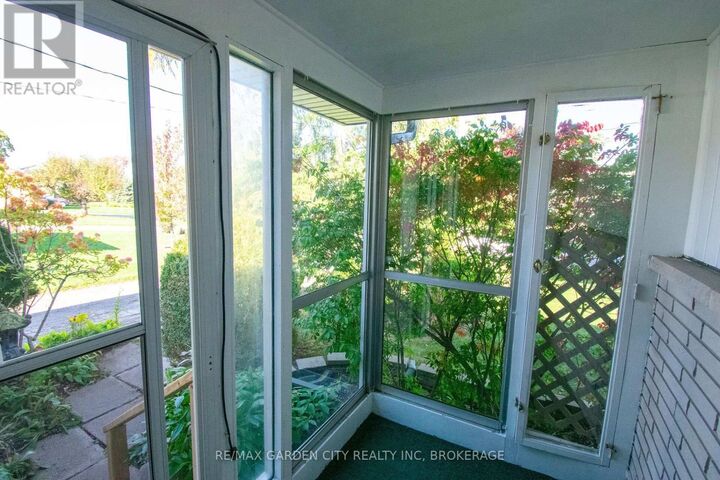 Property Photo: 15 Karen Crescent ON L3M 2E3