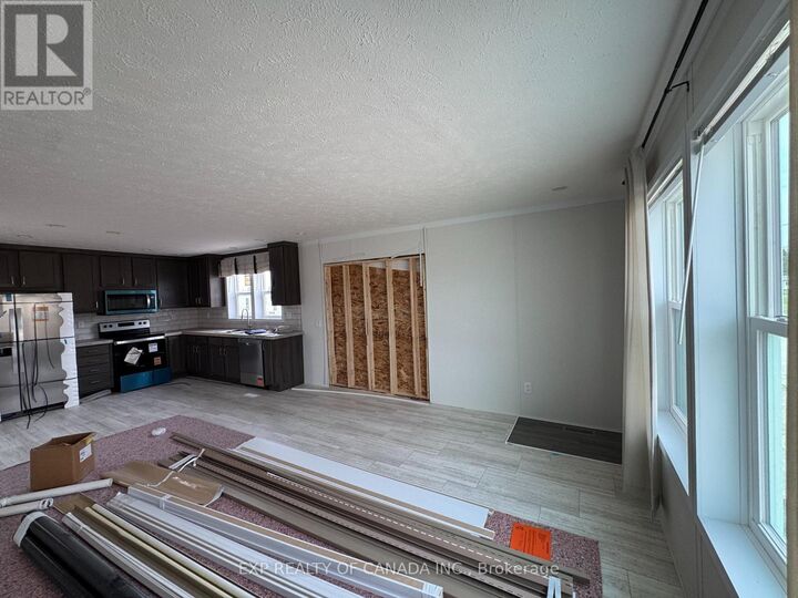 Property Photo:  192 Remi Crescent  ON P4N 0C5 