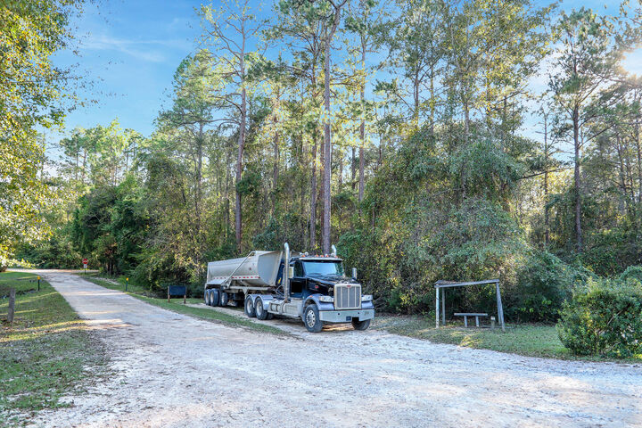 Property Photo:  1.5 Acres Grace Drive  FL 32433 