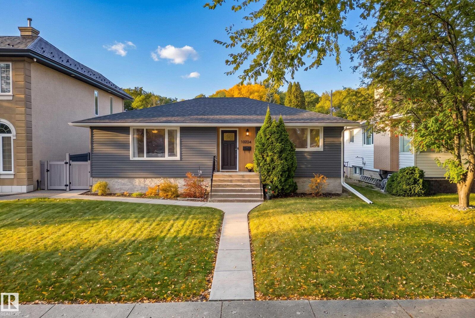 Property Photo:  10224 82 Street NW  AB T6A 3M3 