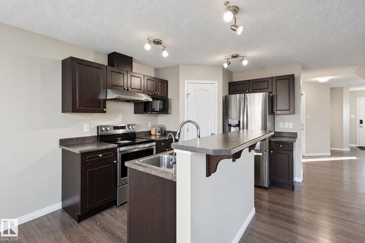 Property Photo:  3026 16A Avenue NW  AB T6T 0P8 