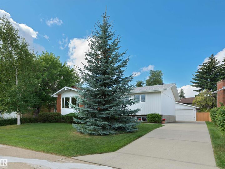 Property Photo:  28 Westridge Crescent NW  AB T5T 1C6 