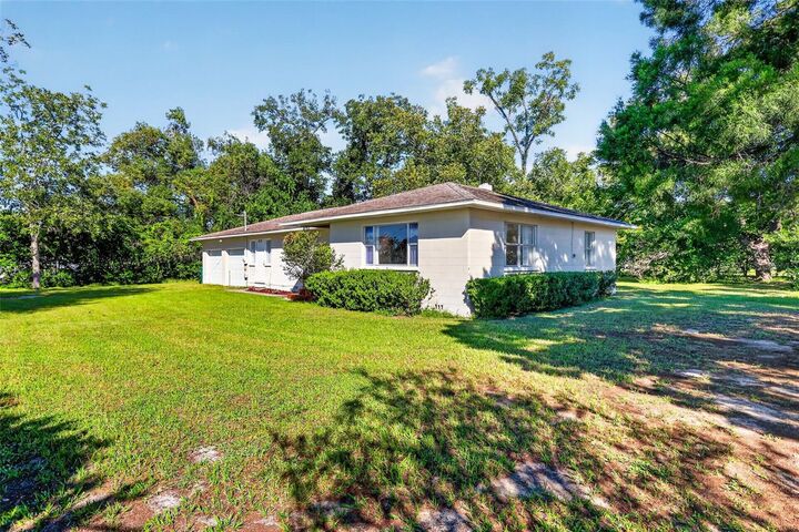 Property Photo:  519 Huey Street  FL 34785 