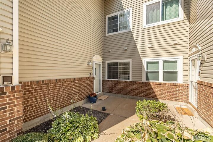 Property Photo:  10905 Vauxhall Drive  MO 63146 