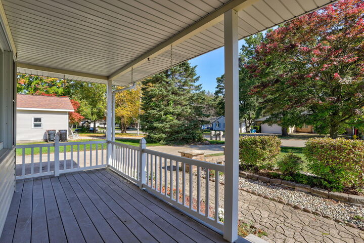 Property Photo: 2515 Oak Forest Drive MI 49424