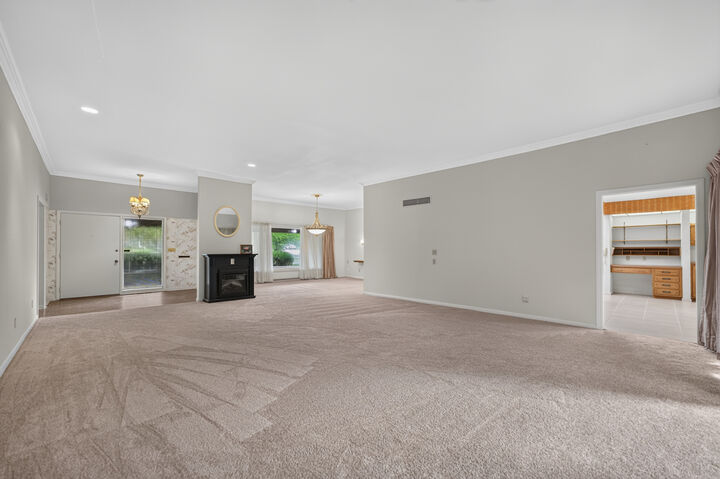 Property Photo:  100 Forsythe Lane  IL 60115 