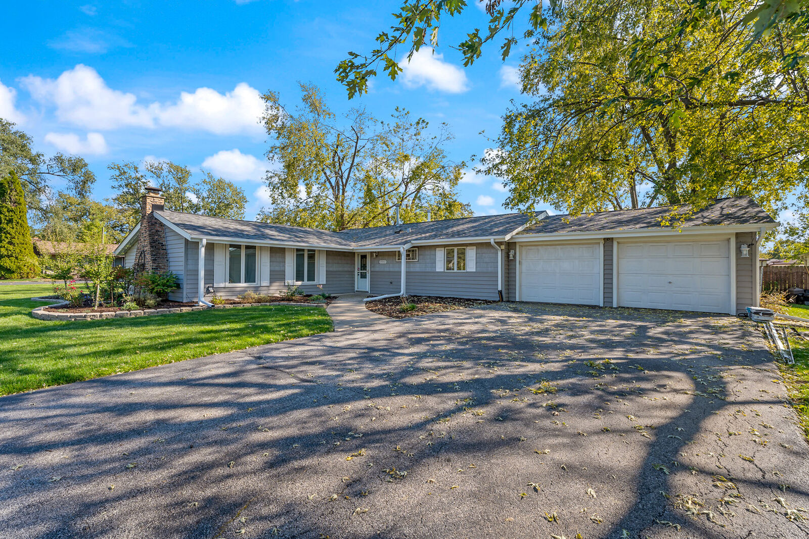 Property Photo: 8941 Chadbourn Drive IL 60462