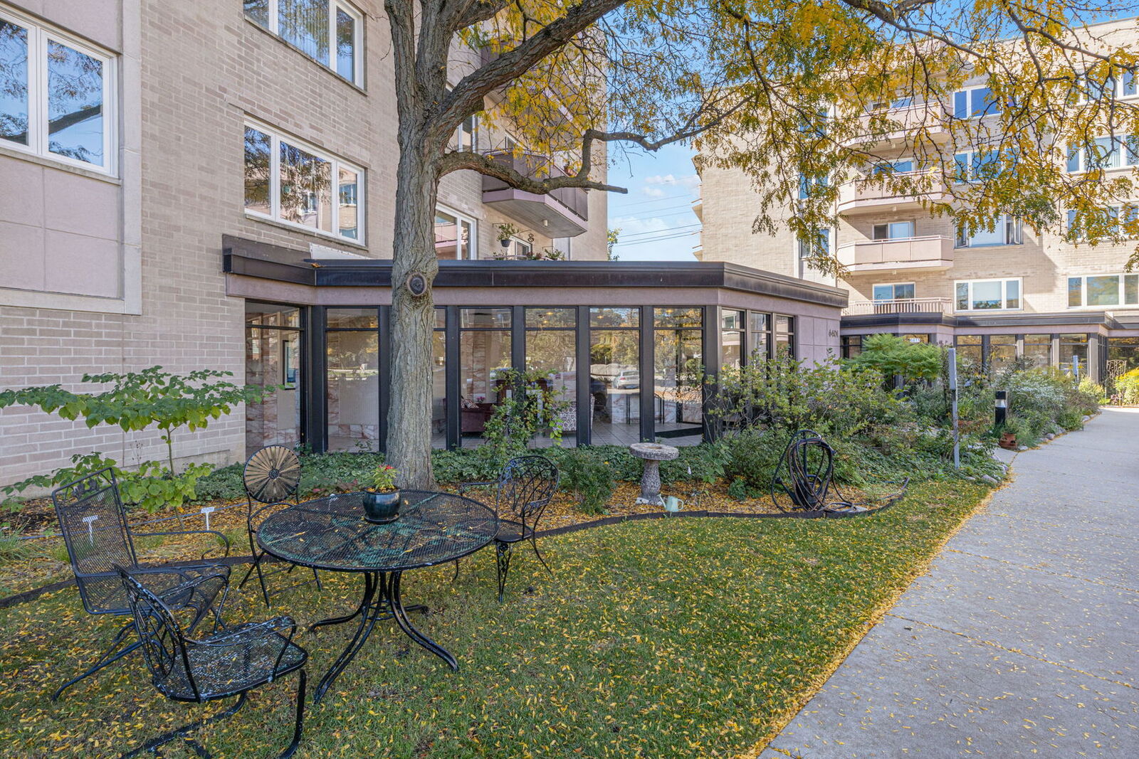 Property Photo:  6401 Lincoln Avenue 210  IL 60053 
