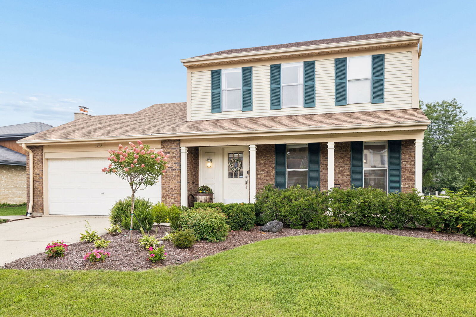 Property Photo: 1712 Borman Place IL 60516