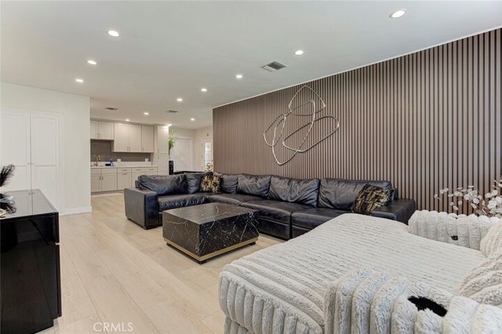 Property Photo: 1817 N Hollywood Way CA 91505