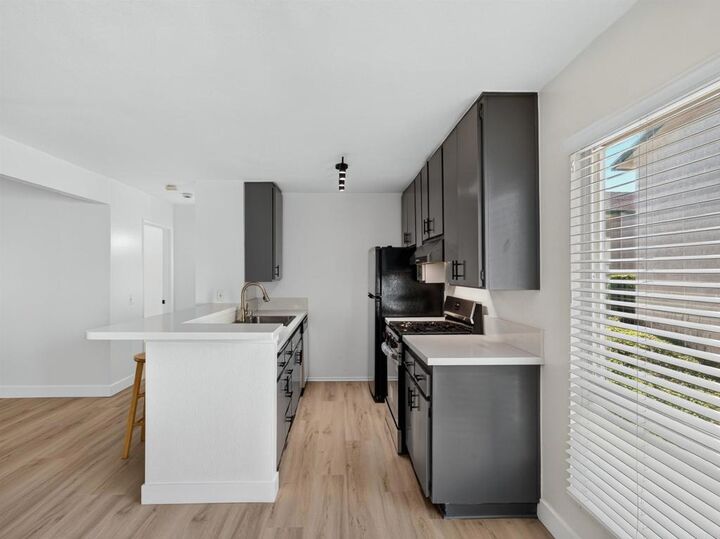 Property Photo:  15408 La Mirada Boulevard Cc101  CA 90638 