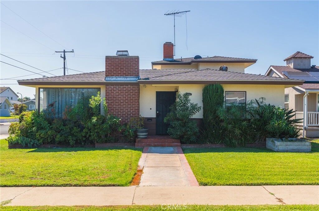 Property Photo:  418 Union  CA 92821 