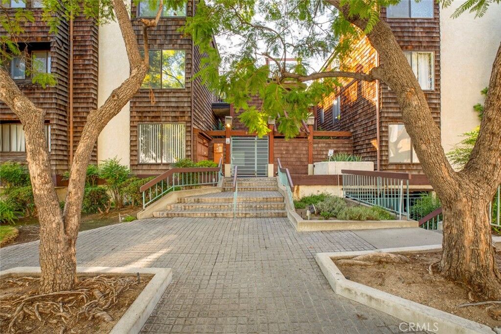 Property Photo: 301 N Belmont Street 308 CA 91206