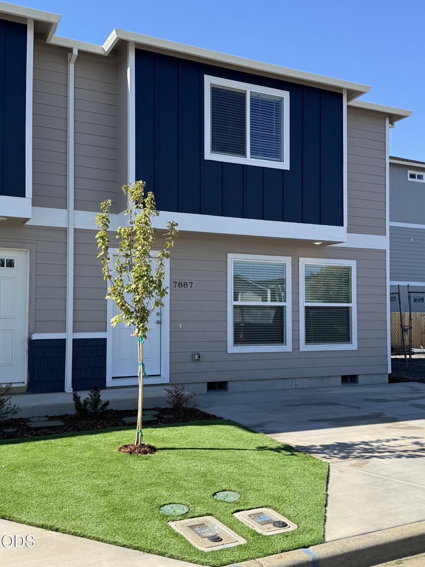 Property Photo: 7887 Houston Loop OR 97503