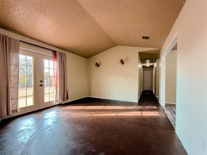 Property Photo: 3308 S 25th Street OK 73018