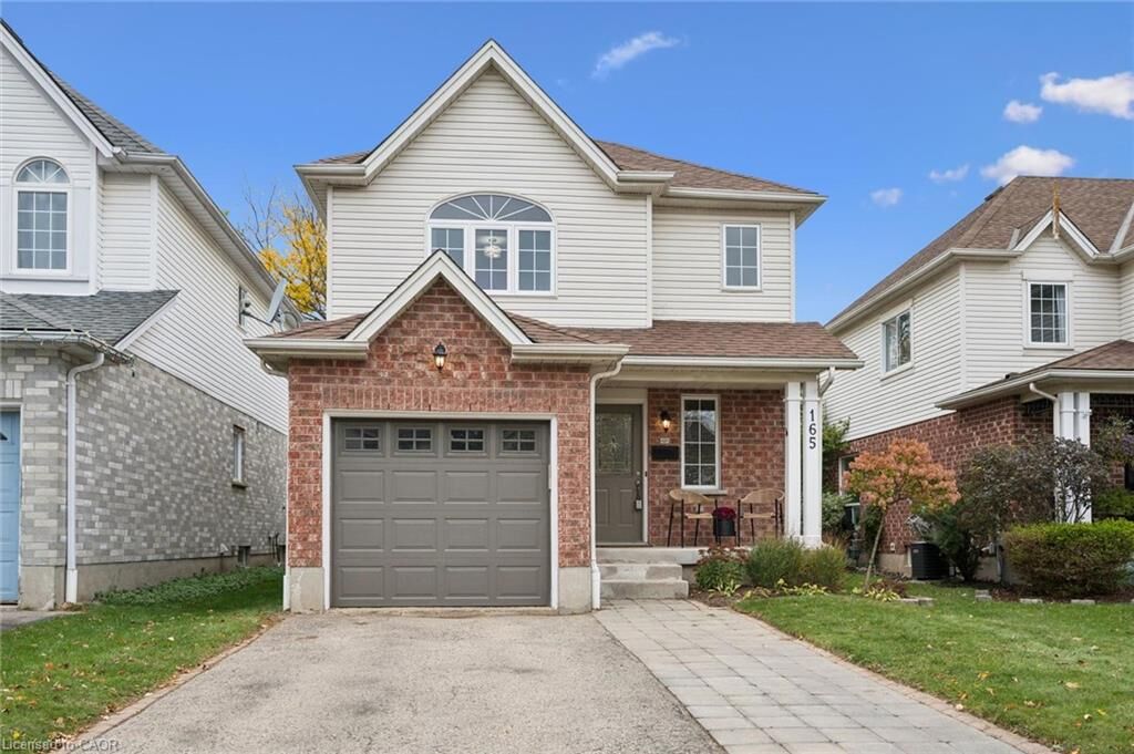 Property Photo:  165 Cavelletti Court  ON N2K 3X3 