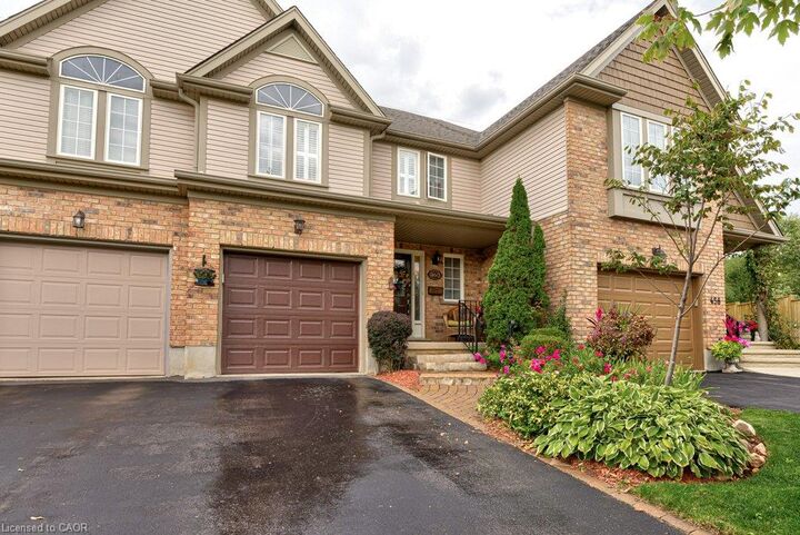 Property Photo:  460 Lausanne Crescent  ON N2T 2X4 