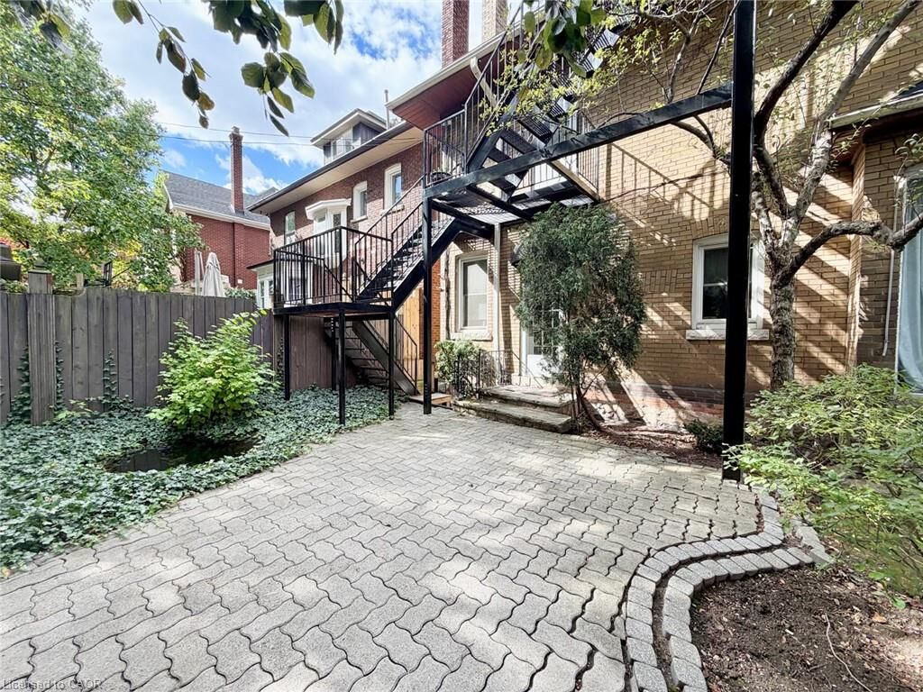 Property Photo:  241 Macnab Street S Unit 2  ON L8P 3E2 