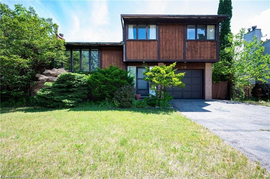 Property Photo:  14 Briar Knoll Place  ON N2E 2B9 