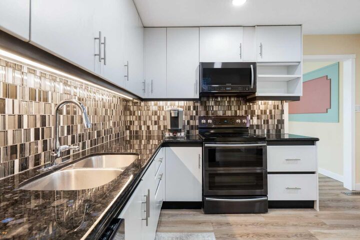 Property Photo:  48 Deermont Way SE  AB T2J 5P3 