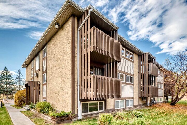 Property Photo:  366 94 Avenue SE 17  AB T2J 5P1 