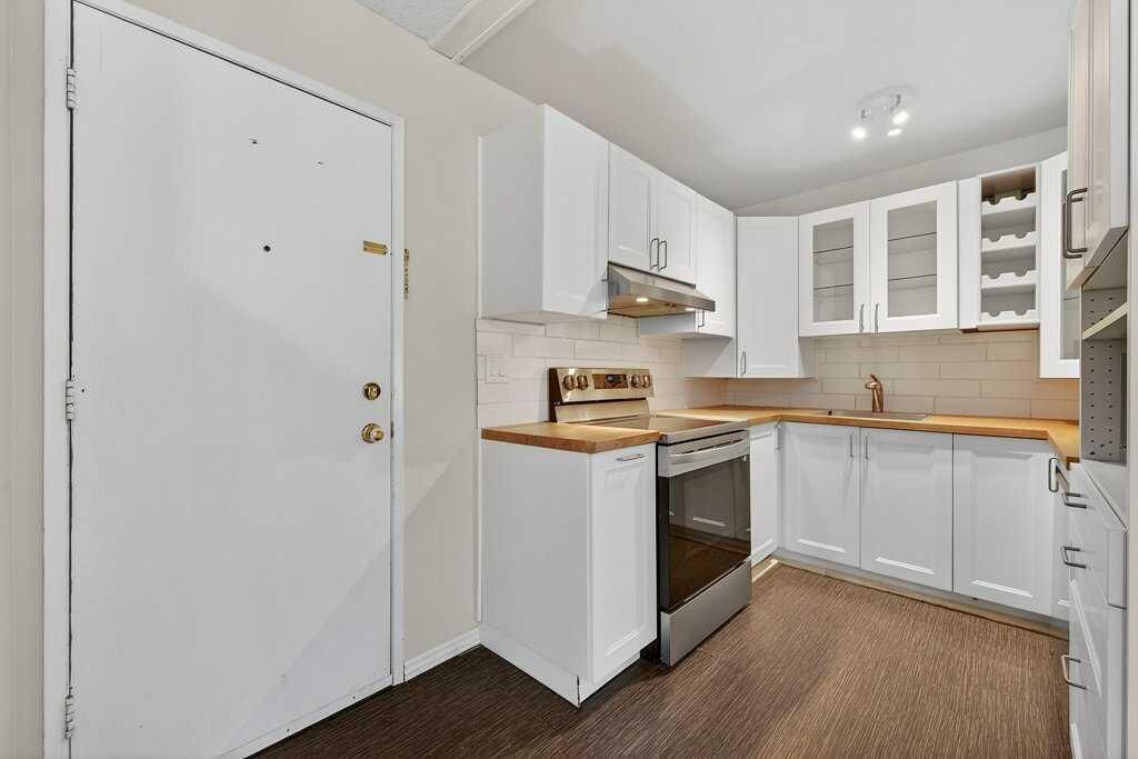 Property Photo:  5601 Dalton Drive NW 202A  AB T3A 2C3 
