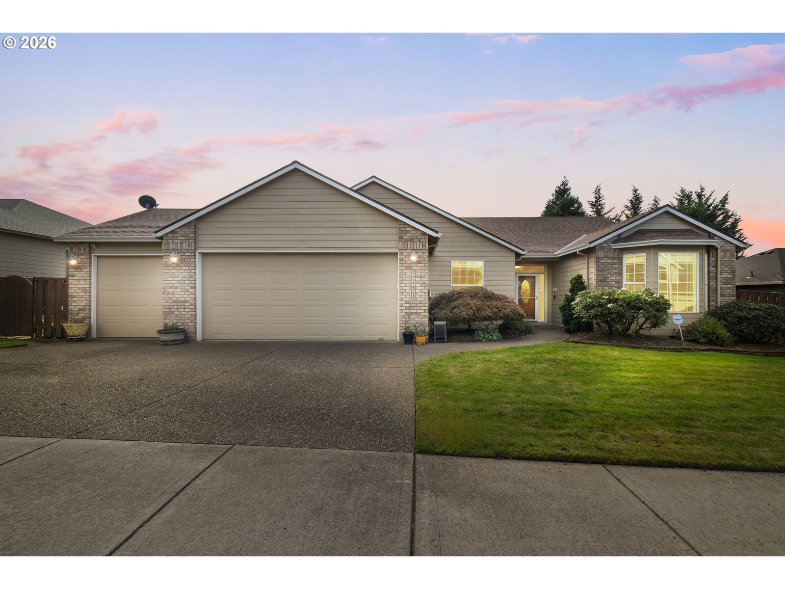 Property Photo: 17131 SE Manley St OR 97236