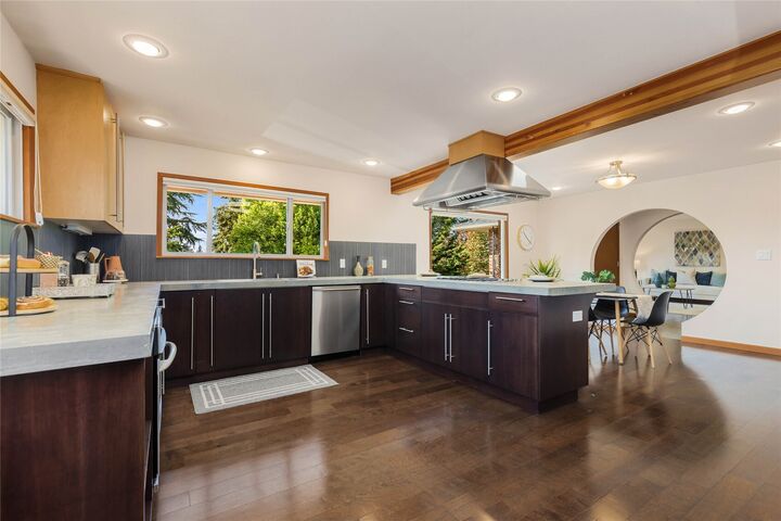 Property Photo:  11704  Palatine Avenue N  WA 98133 
