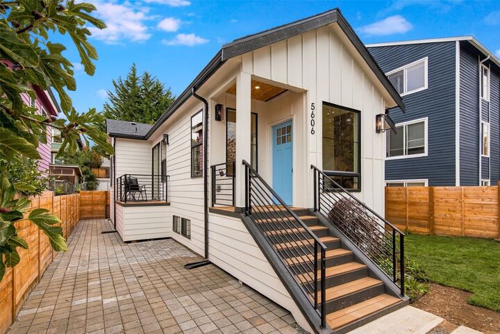 Property Photo:  5606  11th Avenue NE  WA 98105 