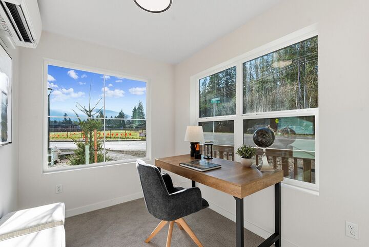 Property Photo:  773  7th Avenue NW  WA 98027 