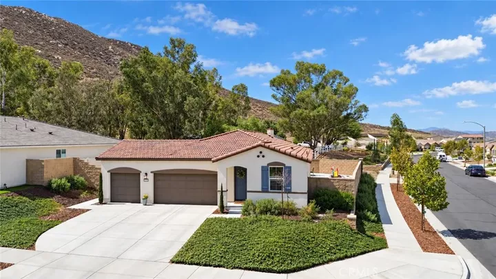 Property Photo:  29715 Tanoak Ct  CA 92596 