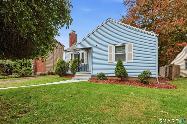 Property Photo:  21 Elmfield Street  CT 06110 