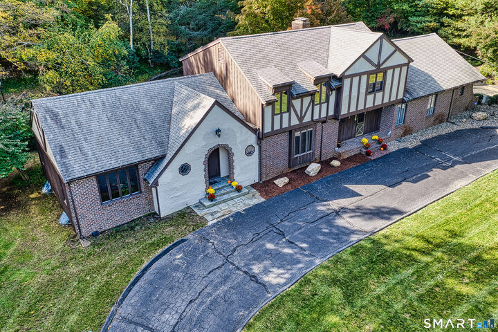 Property Photo:  14 Tulip Tree Lane  CT 06525 