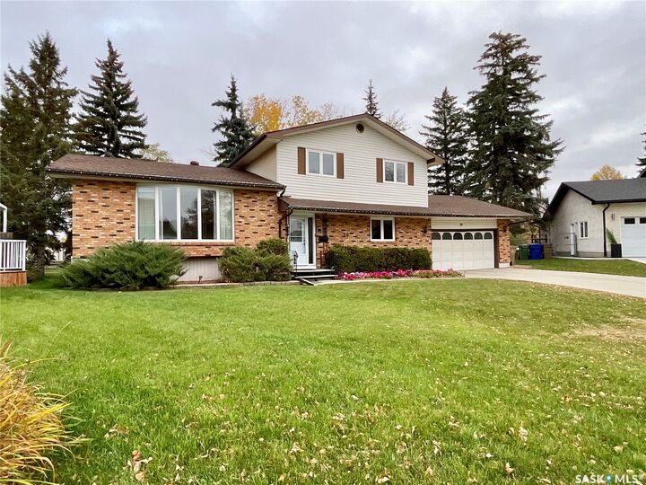 Property Photo:  30 Nicol Place  SK S4V 0B9 