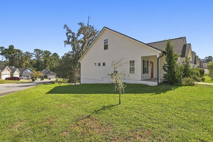 Property Photo: 105 Tumbling Oak Way FL 32308