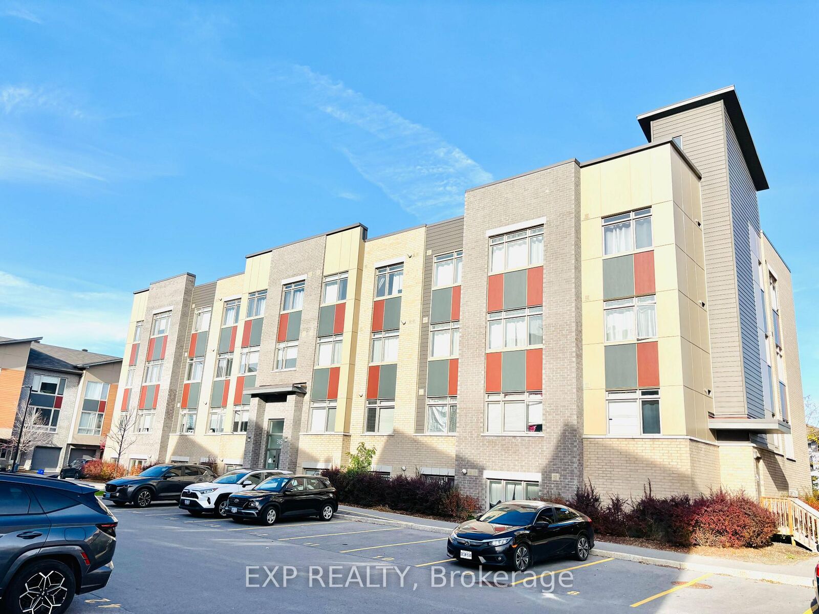 Property Photo:  315 Terravita Private L06  ON K1V 2S1 